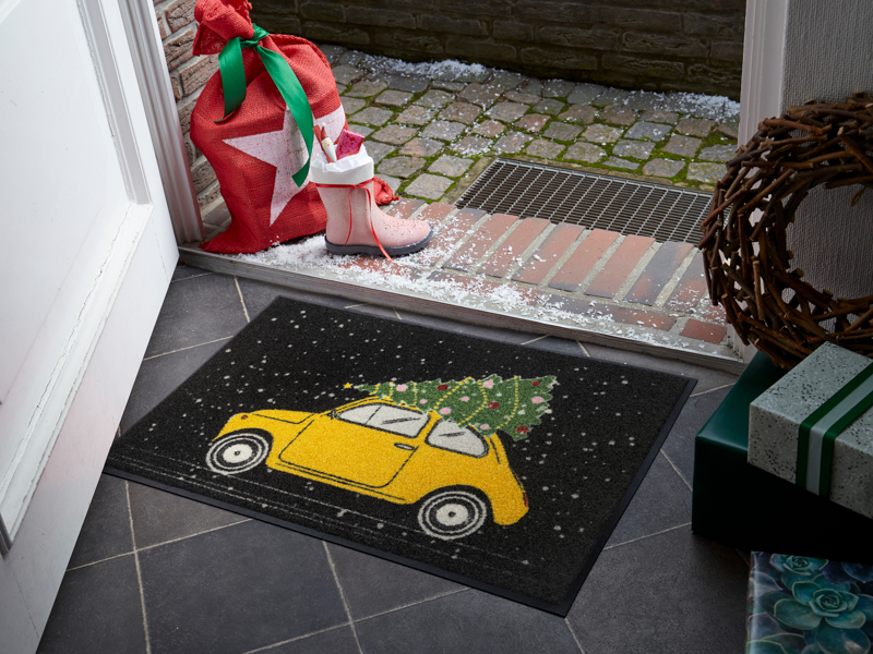 שטיח שחור מכונית צהובה – תמונה 3